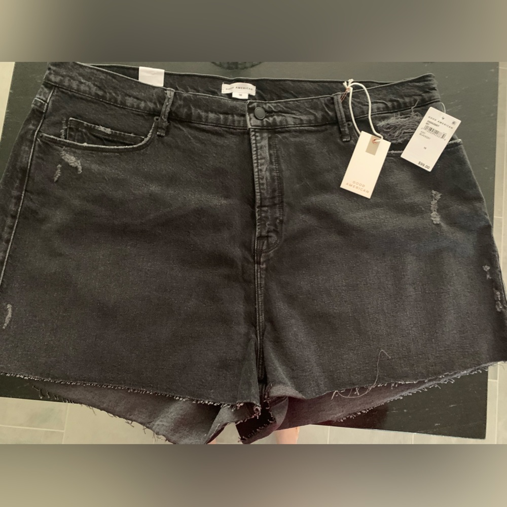 Good American Good ‘90s Shorts NWT